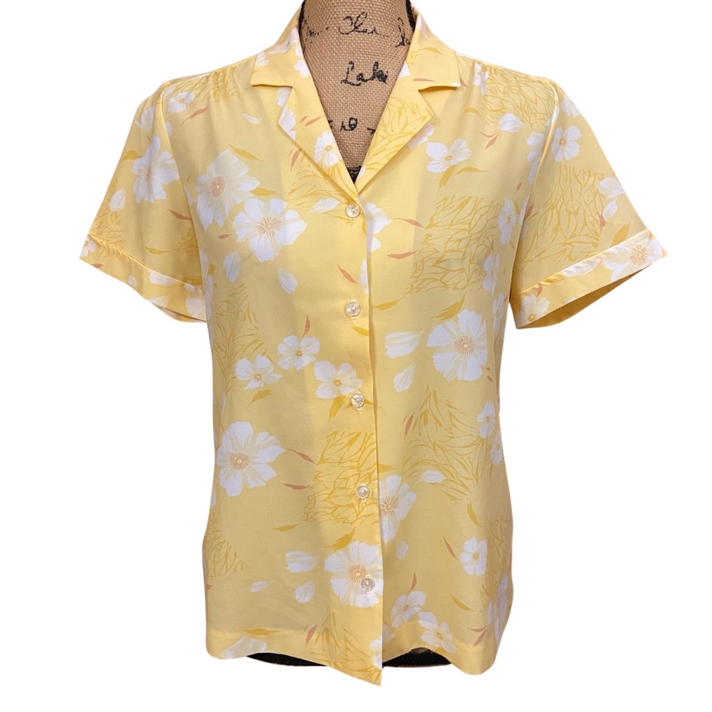 Vintage 1970’s Yellow & White Floral Short Sleeve Button Up Blouse
